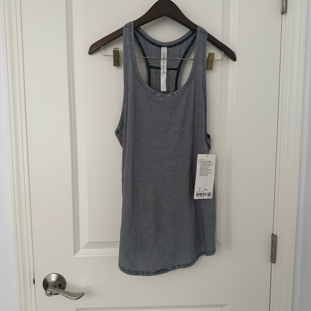 NWT Lululemon love tank size 10